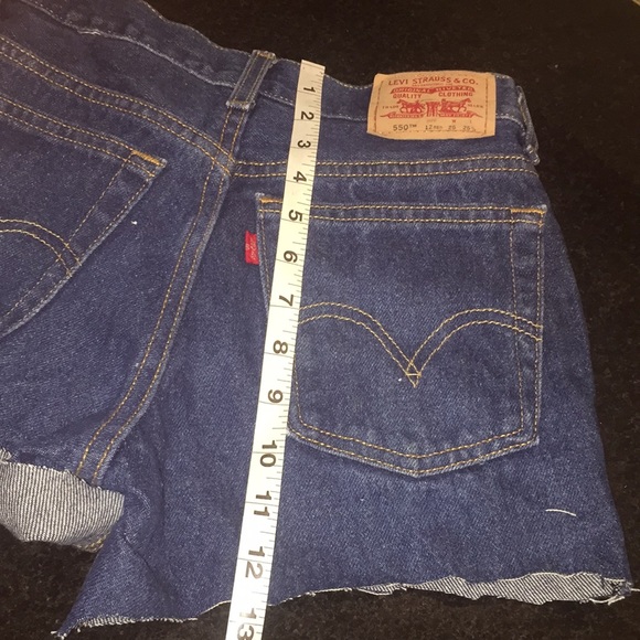 90s Levi’s 550 high waist cutoff jean shorts 26” - Picture 8 of 8